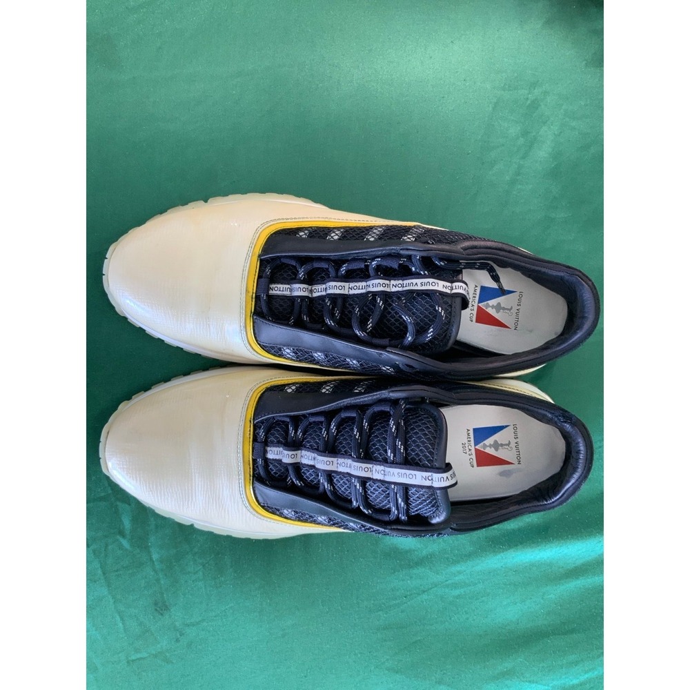 Shoes - Picture 4 of 12